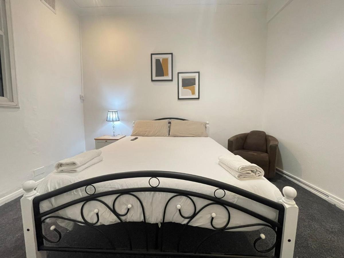 Private Double Room In Stratford ロンドン エクステリア 写真